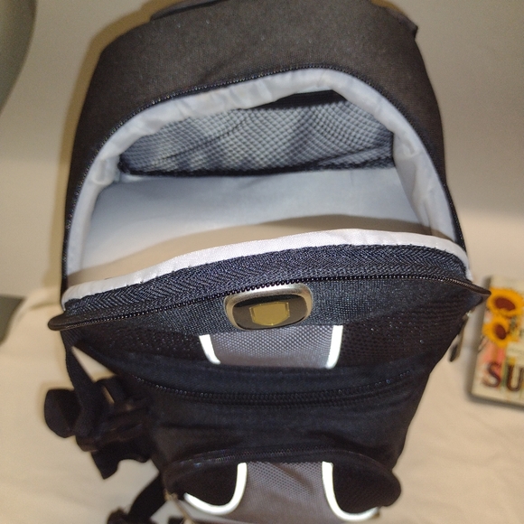 Black DuraShield Pro-Series Sling Style Padded Camara Case Bag BackPack. - Picture 2 of 16